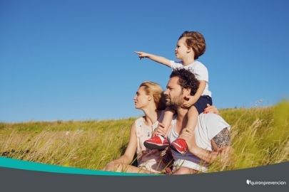 familia en el campo imagen pequeña