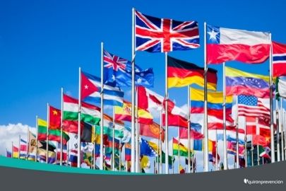 banderas ondeando de diferentes países imagen pequeña