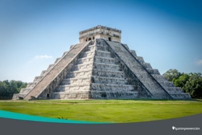pirámide maya imagen pequeña