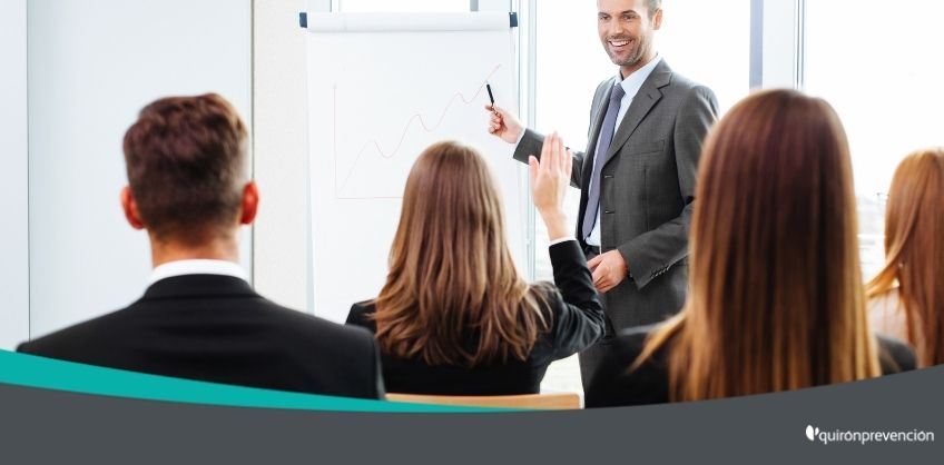 empleados en una formación imagen grande