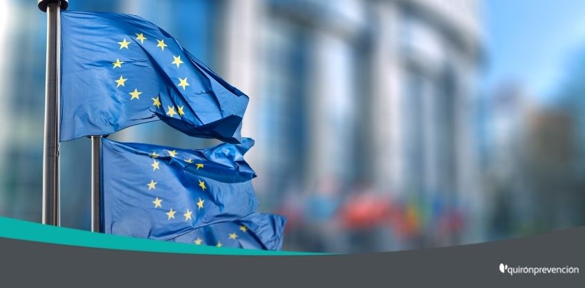 banderas de la Unión Europea ondeando imagen grande