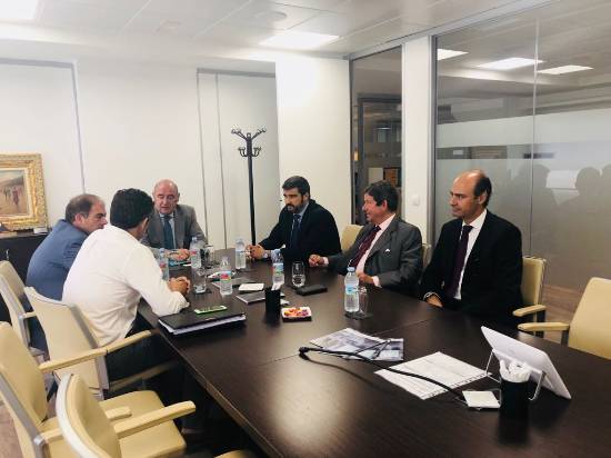 empleados reunidos