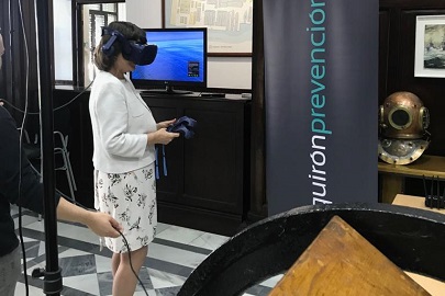 mujer con gafas realidad virtual 405 2